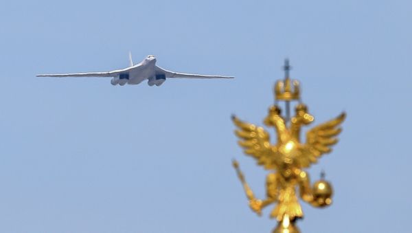 TU-160 strategic missile bomber performing at the military parade to mark the 70th anniversary of the Victory in the 1941-1945 Great Patriotic War. TU-160 strategic missile bomber performing at the military parade to mark the 70th anniversary of the Victory in the 1941-1945 Great Patriotic War. - Sputnik International