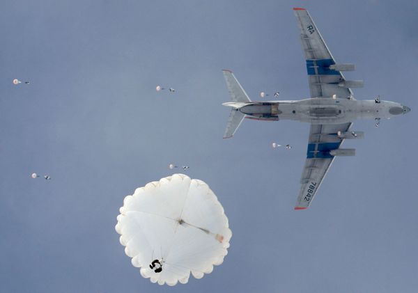Russian Air Force Day: A Tribute to Iconic Military Aircraft - Sputnik International