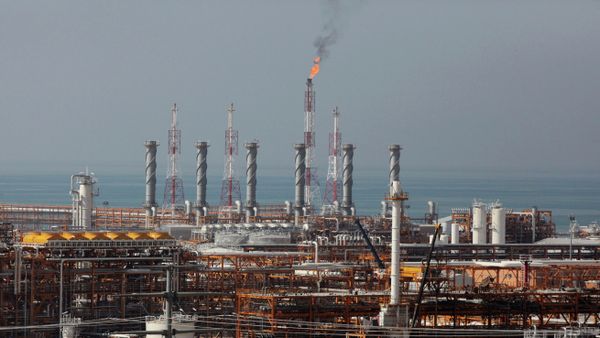 This picture taken on Wednesday, Jan. 22, 2014, shows a partially constructed gas refinery at the South Pars gas field on the northern coast of Persian Gulf in Asalouyeh, Iran This picture taken on Wednesday, Jan. 22, 2014, shows a partially constructed gas refinery at the South Pars gas field on the northern coast of Persian Gulf in Asalouyeh, Iran - Sputnik International
