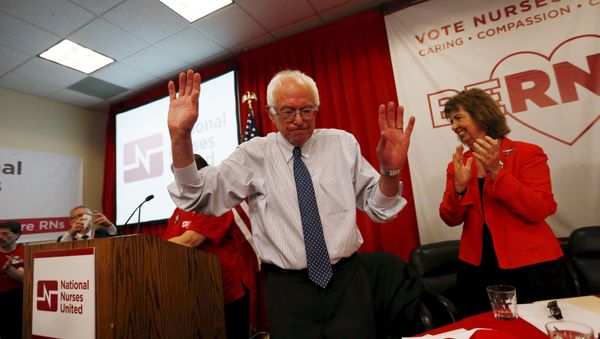 Vermont Senator and U.S. Democratic presidential candidate Bernie Sanders speaks after receiving an endorsement from the National Nurses United in Oakland, California August 10, 2015 Vermont Senator and U.S. Democratic presidential candidate Bernie Sanders speaks after receiving an endorsement from the National Nurses United in Oakland, California August 10, 2015 - Sputnik International