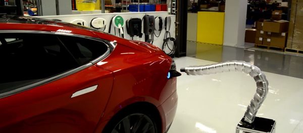 New Tesla ‘Snake Model’ Charger New Tesla ‘Snake Model’ Charger - Sputnik International