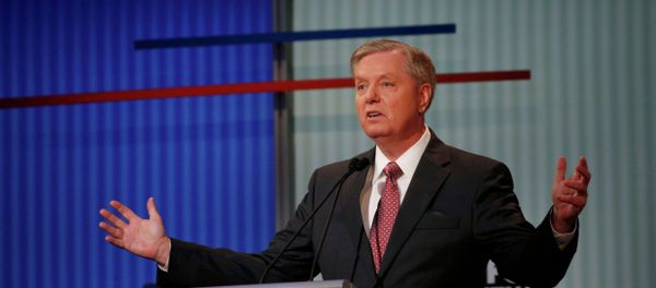 Republican presidential candidate and U.S. Senator Lindsey Graham responds to a question at a Fox-sponsored forum for lower polling candidates held before the first official Republican presidential candidates debate of the 2016 U.S. presidential campaign in Cleveland, Ohio, August 6, 2015 Republican presidential candidate and U.S. Senator Lindsey Graham responds to a question at a Fox-sponsored forum for lower polling candidates held before the first official Republican presidential candidates debate of the 2016 U.S. presidential campaign in Cleveland, Ohio, August 6, 2015 - Sputnik International