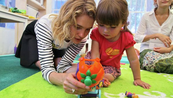 Top fashion model Natalya Vodyanova opens children's playground in Krymsk - Sputnik International