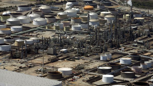 The Phillips 66 oil refinery is viewed from the air in Carson, California August 5, 2015 The Phillips 66 oil refinery is viewed from the air in Carson, California August 5, 2015 - Sputnik International