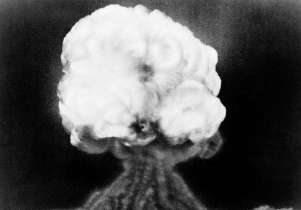 The mushroom cloud of the first atomic explosion at Trinity Test Site, New Mexico. July 16, 1945 - Sputnik International