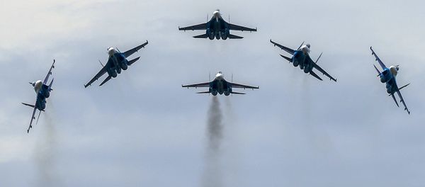 The performance of the Strizhi aerobatic team in MiG-29 jets during a show at the ARMY 2015 International Military-Technical Forum held outside Moscow The performance of the Strizhi aerobatic team in MiG-29 jets during a show at the ARMY 2015 International Military-Technical Forum held outside Moscow - Sputnik International