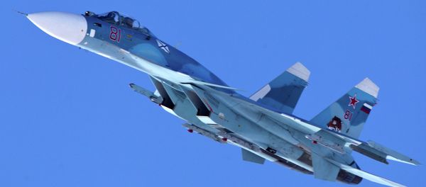 Carrier-based Sukhoi Su-33 jet fighter of the 279th Shipborne Fighter Aviation Regiment of the Northern Fleet on a training mission over Severomorsk-3 aerodrome Carrier-based Sukhoi Su-33 jet fighter of the 279th Shipborne Fighter Aviation Regiment of the Northern Fleet on a training mission over Severomorsk-3 aerodrome - Sputnik International