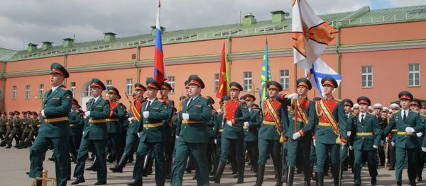 Servicemen of the 154th Independent Commandant's Regiment of the Moscow Garrison during the ceremony of bestowal of the honorific title 'Preobrazhensky' upon the regiment - Sputnik International