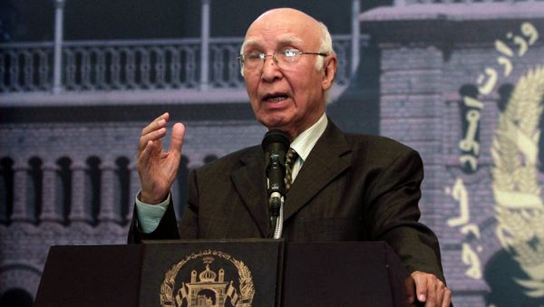 Sartaj Aziz, Pakistan's special adviser on national security and foreign affairs, speaks during a joint press conference with Afghan Foreign Minister Zalmai Rassoul at the foreign ministry in Kabul, Afghanistan Sartaj Aziz, Pakistan's special adviser on national security and foreign affairs, speaks during a joint press conference with Afghan Foreign Minister Zalmai Rassoul at the foreign ministry in Kabul, Afghanistan - Sputnik International