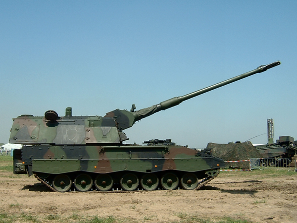 PzH self-propelled artillery platform PzH self-propelled artillery platform - Sputnik International