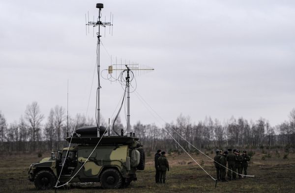 Leer-2, a new radio suppression complex integrated into the Tigr vehicle, is demonstrated at the Babino testing grounds in the Tula region - Sputnik International