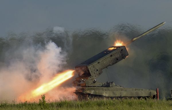 TOS-1A Solncepiek heavy flamethrower system. - Sputnik International