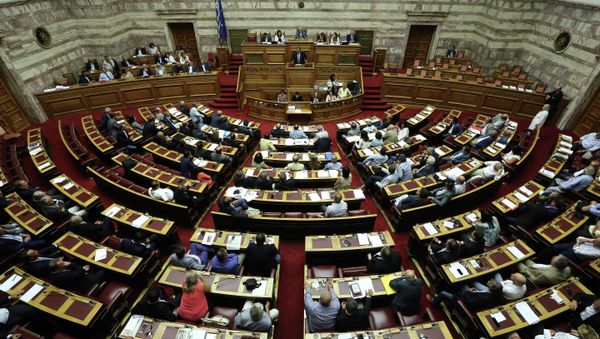 Lawmakers take part in a parliamentary session in Athens, Friday, Aug. 14, 2015. Lawmakers take part in a parliamentary session in Athens, Friday, Aug. 14, 2015. - Sputnik International