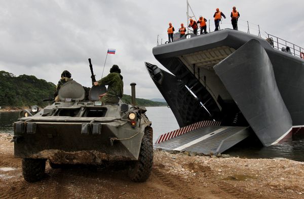 Naval Cooperation for Peace: Chinese-Russian Drills in Far East - Sputnik International