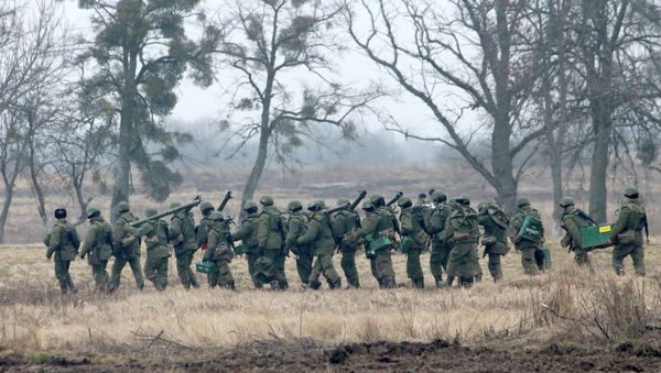Tankers, mechanized infantry, artillery troops and engineering units started military exercises in the Leningrad and Pskov Regions - Sputnik International