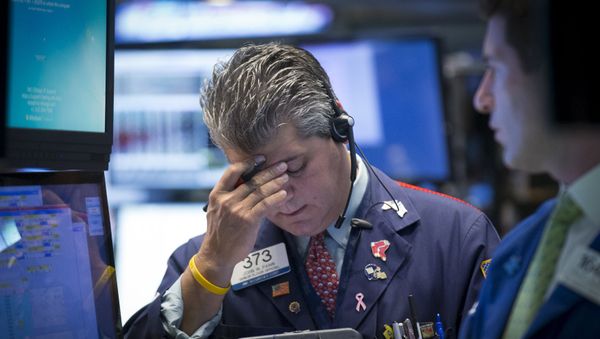 Traders work on the floor of the New York Stock Exchange August 24, 2015 - Sputnik International