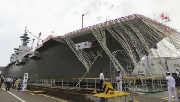Izumo-class helicopter carrier Kaga at the navy yard in Yokohama. - Sputnik International