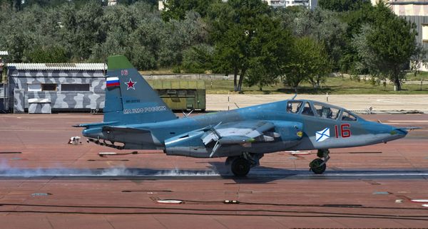 Like Riding a Bike: Russian Carrier Aviation Training Flights in Crimea - Sputnik International