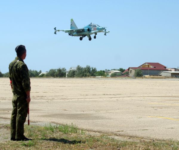 Like Riding a Bike: Russian Carrier Aviation Training Flights in Crimea - Sputnik International