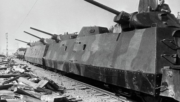 Gun firing the enemy from a Soviet armored train. The vicinity of Warsaw. 1944. The liberation of Poland. The Great Patriotic War of 1941-1945. Reproduction - Sputnik International