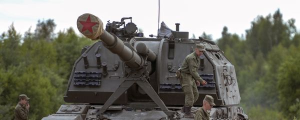 A MSTA-S self-propelled howitzer displayed at the Army 2015 International Military-Technical Forum in Kubinka A MSTA-S self-propelled howitzer displayed at the Army 2015 International Military-Technical Forum in Kubinka - Sputnik International