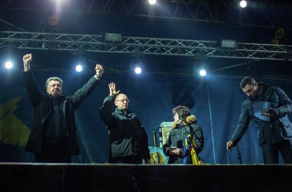From left: Petro Poroshenko, a Ukrainian businessman and Roshen group owner, Arseniy Yatsenyuk, All-Ukrainian Union Fatherland leader; Vitali Klitschko, leader of the Ukrainian Democratic Alliance for Reform of Vitali Klitschko, during a rally in Independece Square, February 2014 - Sputnik International