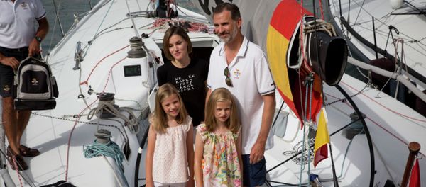 Spain's king Felipe (R), his wife Letizia (top L) and their daughters Leonor (bottom R) and Sofia pose on board of Aifos sailboat at the Royal Sailing Club before the start of the last day comptetition of Copa del Rey (King's Cup) regatta, in Palma de Mallorca on August 8, 2015 Spain's king Felipe (R), his wife Letizia (top L) and their daughters Leonor (bottom R) and Sofia pose on board of Aifos sailboat at the Royal Sailing Club before the start of the last day comptetition of Copa del Rey (King's Cup) regatta, in Palma de Mallorca on August 8, 2015 - Sputnik International