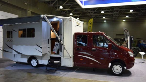 Leading Russian commercial vehicle manufacturer GAZ has presented a new camper version of its popular GAZelle Next platform, introducing it at the Moscow Off-Road Show, taking place this week in the Russian capital, Russian automotive news website Za Rulyem reports. - Sputnik International