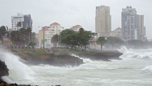 Waves breaking into the seafront in Santo Domingo, Dominican Republic on August 28, 2015 - Sputnik International