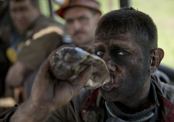 Knights of the Underground: Donbass Celebrates Coal Miners Day - Sputnik International