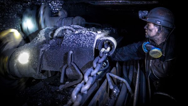 Knights of the Underground: Donbass Celebrates Coal Miners Day - Sputnik International