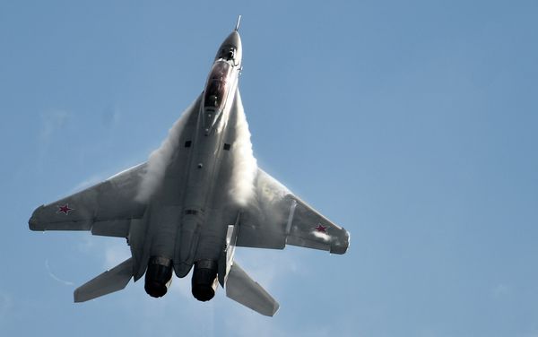 MiG-35 fighter jet performs during Russian MAKS-2015 air show - Sputnik International
