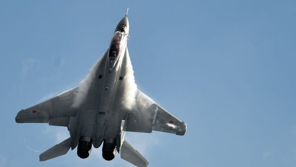 MiG-35 fighter jet performs during Russian MAKS-2015 air show - Sputnik International