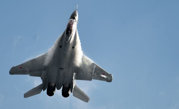 MiG-35 fighter jet performs during Russian MAKS-2015 air show - Sputnik International