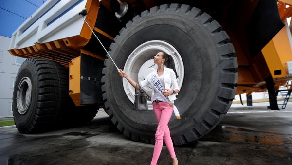 A participant of the Mrs Universe 2015 contest - Sputnik International