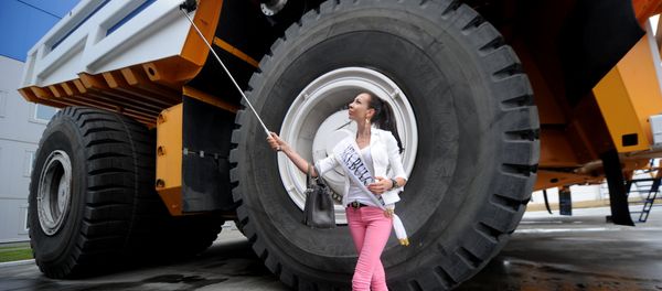 A participant of the Mrs Universe 2015 contest - Sputnik International
