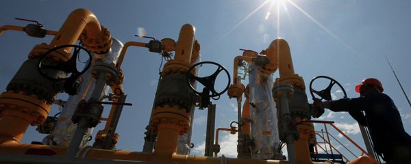 Construction of pipeline from GDS on Russian island Construction of pipeline from GDS on Russian island - Sputnik International