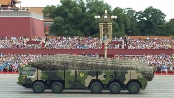 China for the First Time Publicly Displays 'Guam Killer' Missile - Sputnik International