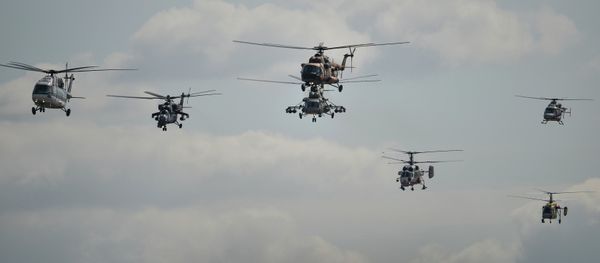 The Russia's Helicopters aerobatic team performs at the MAKS 2015 International Aviation and Space Salon in Zhukovsky outside Moscow. The Russia's Helicopters aerobatic team performs at the MAKS 2015 International Aviation and Space Salon in Zhukovsky outside Moscow. - Sputnik International