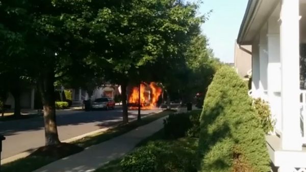 Trash Truck Burns in Maryland Neighborhood - Sputnik International