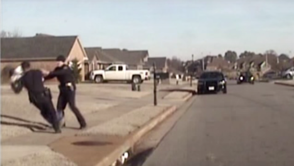 Alabama Cop on Trial for Throwing Indian Grandfather to the Ground (VIDEO) - Sputnik International