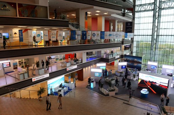 Celebrities, Investors Flock to Eastern Economic Forum in Vladivostok - Sputnik International