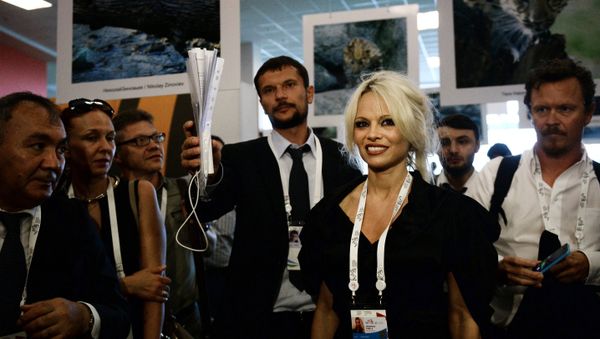 Sergei Donskoi and Pamela Anderson - Sputnik International