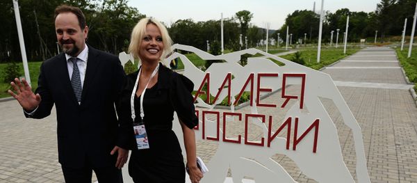 Sergei Donskoi and Pamela Anderson - Sputnik International