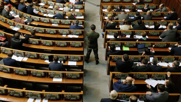 Ukrainian lawmakers attend a session of the parliament in Kiev, Ukraine, Tuesday, Jan. 27, 2015 Ukrainian lawmakers attend a session of the parliament in Kiev, Ukraine, Tuesday, Jan. 27, 2015 - Sputnik International