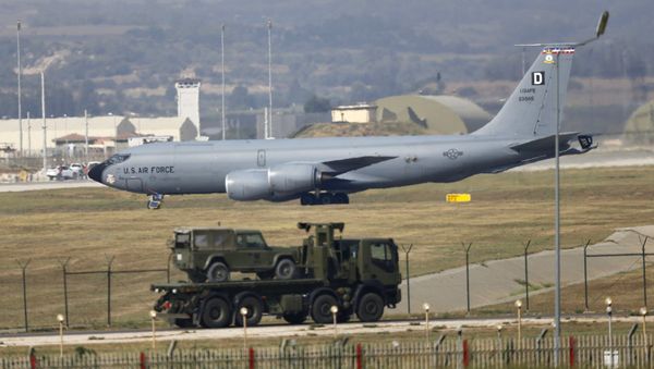 A U.S. Air Force Boeing KC-135R Stratotanker aerial refueling aircraft lands at Incirlik air base in Adana, Turkey, August 10, 2015 A U.S. Air Force Boeing KC-135R Stratotanker aerial refueling aircraft lands at Incirlik air base in Adana, Turkey, August 10, 2015 - Sputnik International