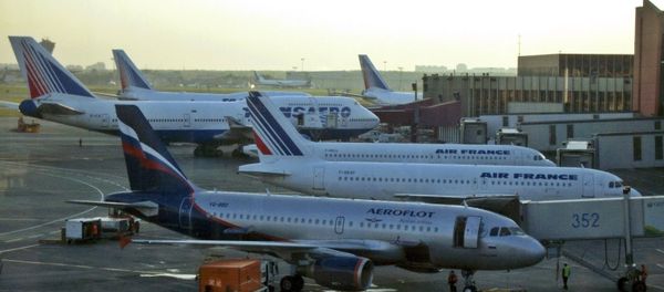 Passenger planes belonging to Aeroflot, Air France and Transaero parked on the tarmac at Moscow's Sheremetyevo airport, Moscow. Passenger planes belonging to Aeroflot, Air France and Transaero parked on the tarmac at Moscow's Sheremetyevo airport, Moscow. - Sputnik International