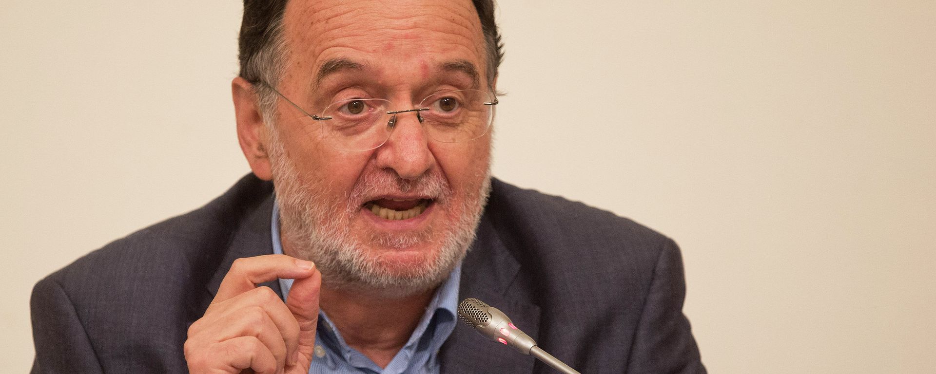 Former Energy Minister Panagiotis Lafazanis announces the formation of a new hardline left wing party called Popular Unity which he will lead, during press conference in Athens, on Friday, Aug. 21, 2015 - Sputnik International, 1920, 24.07.2022