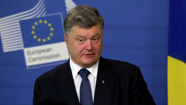Ukrainian President Petro Poroshenko speaks during a media conference at EU headquarters in Brussels on Thursday, Aug. 27, 2015 - Sputnik International