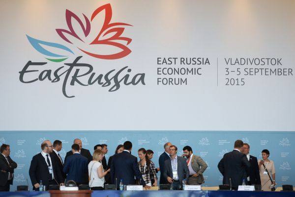 Two Corridors and an Investment: India-Russia Launch Virtual Diplomacy to Go Far in Bilateral Trade Two Corridors and an Investment: India-Russia Launch Virtual Diplomacy to Go Far in Bilateral Trade - Sputnik International